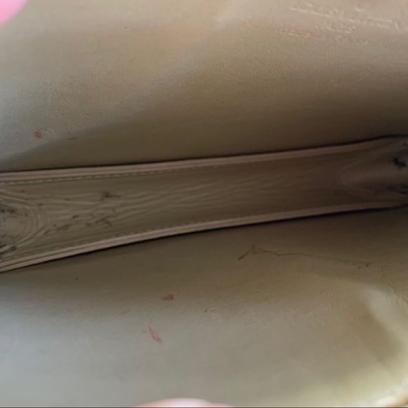 *SOLD* Louis Vuitton Vernis Pochette - Picture 15 of 16